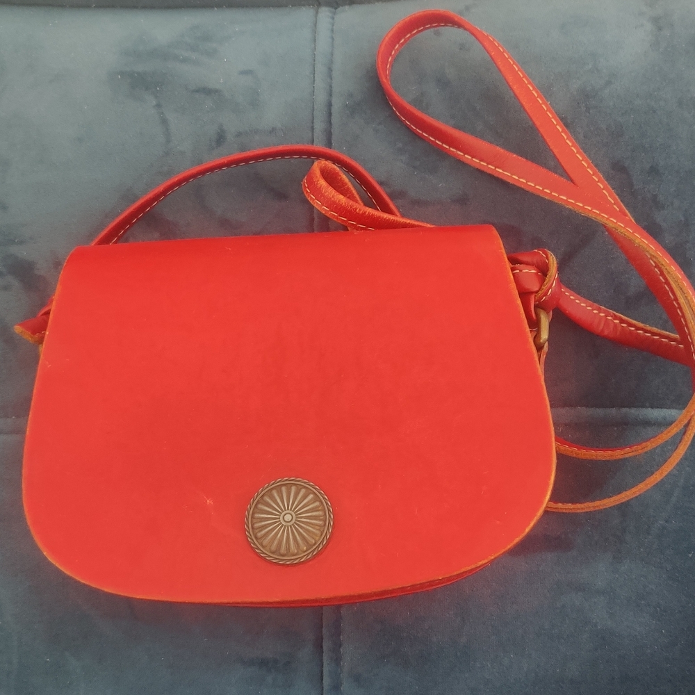 Red crossbody leather bag